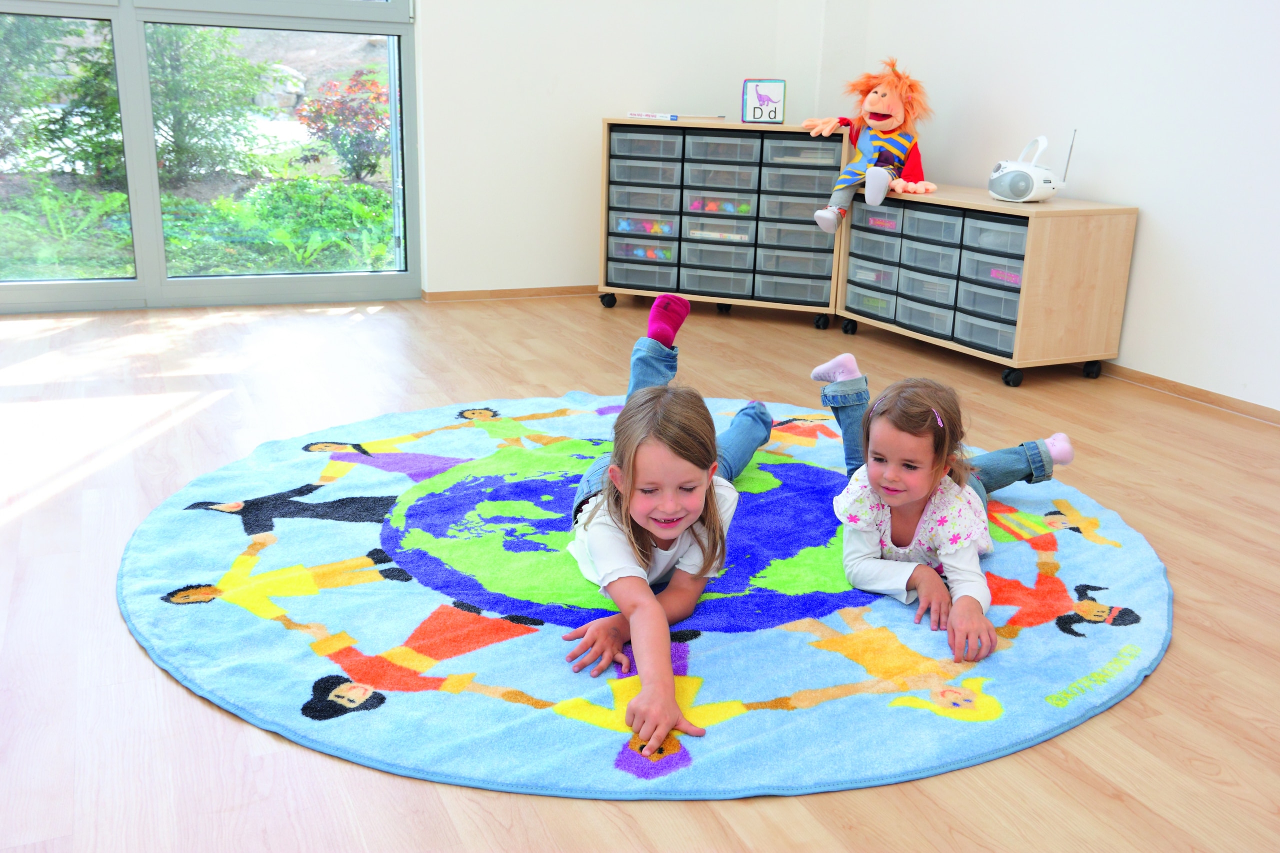 57784_c-scaled-1.jpg Speelkleed Kinderen Van De Wereld - Afbeelding 1