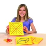 Dubbelzijdig isometrisch Geobord met 11 x 11 pinnetjes, 1 bord, 20 x 20 cm