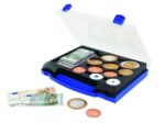 Opbergkoffer met magnetische eurobiljetten en euromunten