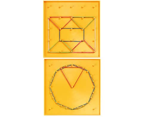 912.jpg Dubbelzijdig Geobord met vierkant 5 x 5 pinnetjes en aan de andere zijde een cirkelvorm, 17,5 x 17,5 cm - Afbeelding 1