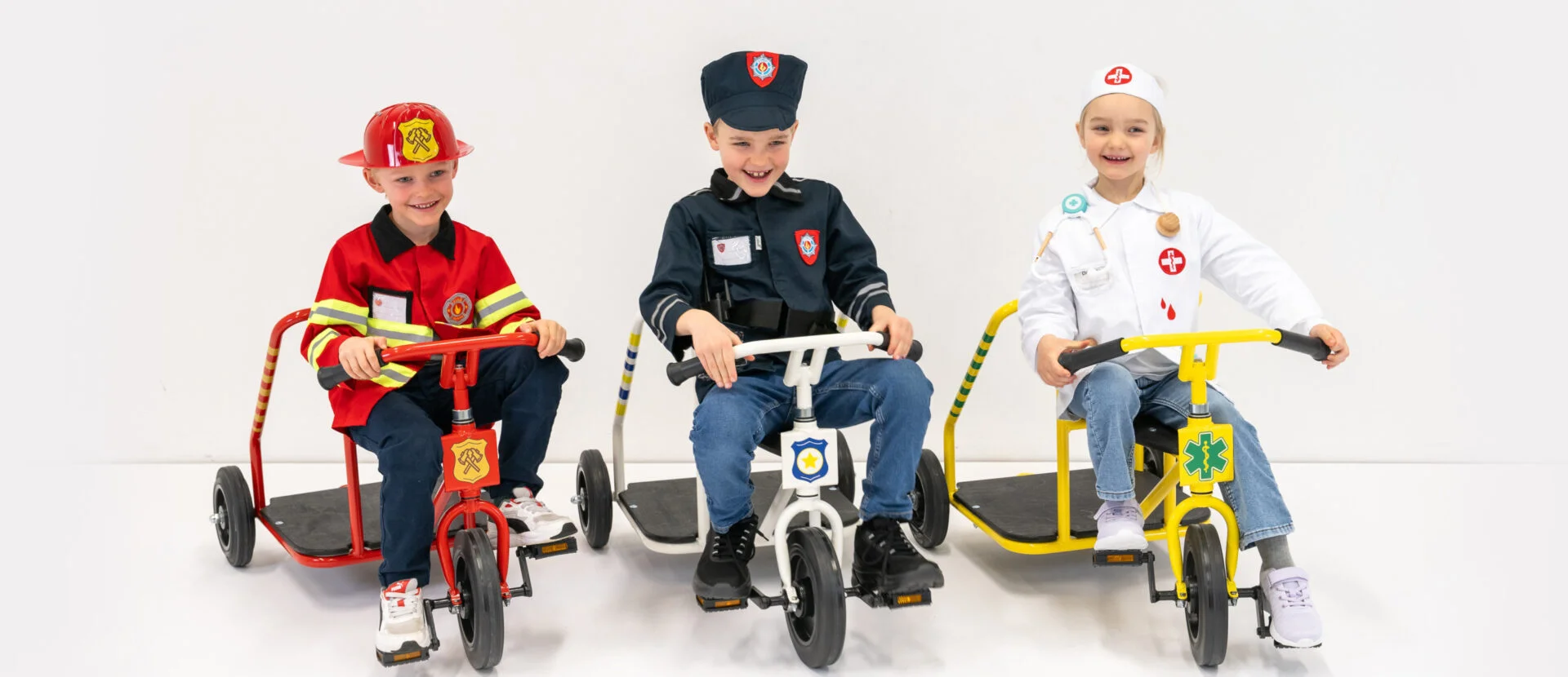 DSC07952-v2__FocusFillWzI4MDAsMTIxMSwieSIsMzI4XQ.webp ROSE HERO ambulance, politiefiets en brandweerfiets | 3-5 jaar - Afbeelding 1