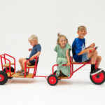 Middelgrote bakfiets met ballonwielen | 4-10 jaar