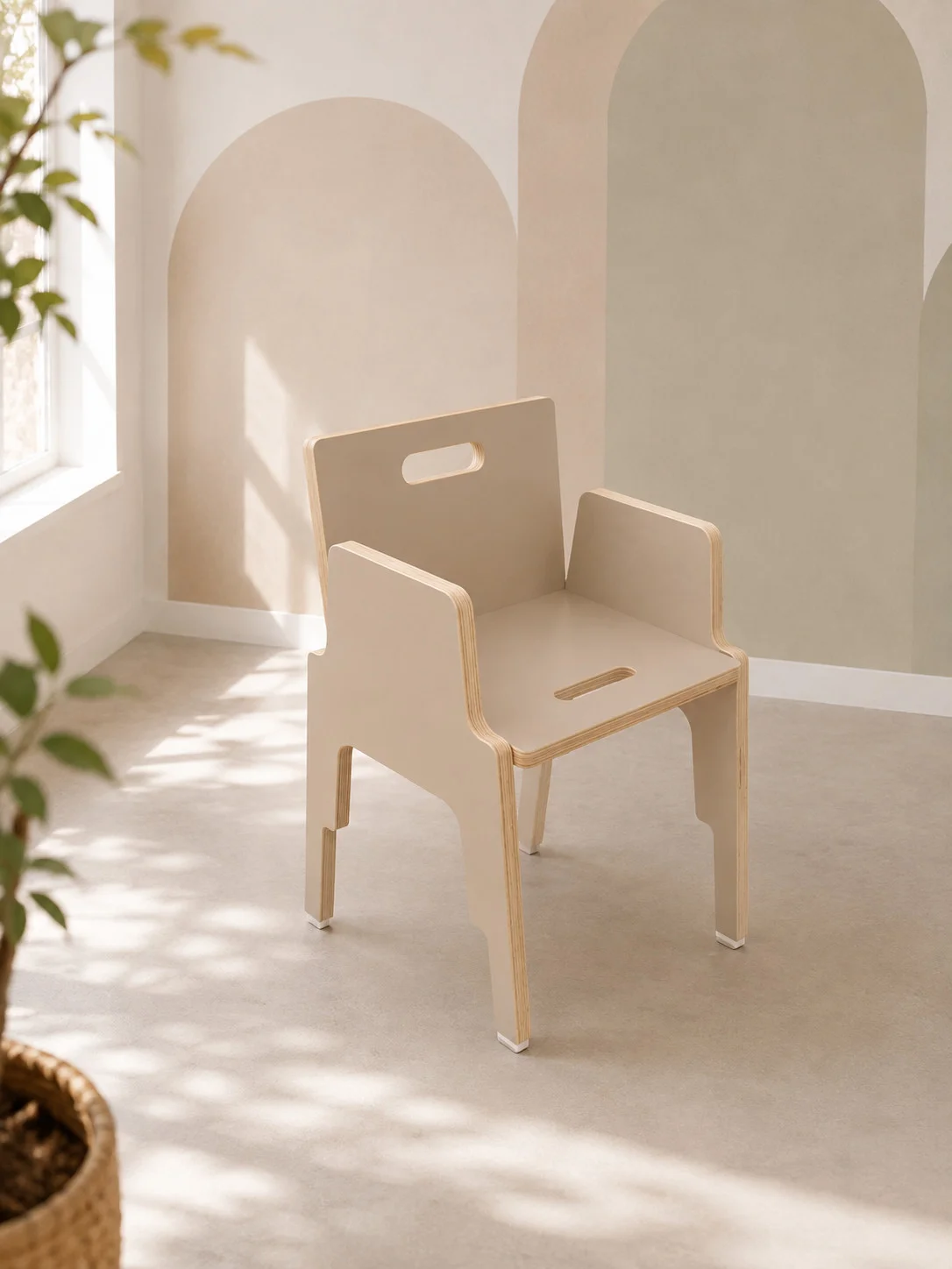 1054_OW_Chair_Armrest.webp FRISZ Stapel Stoel met armleuning - Afbeelding 1
